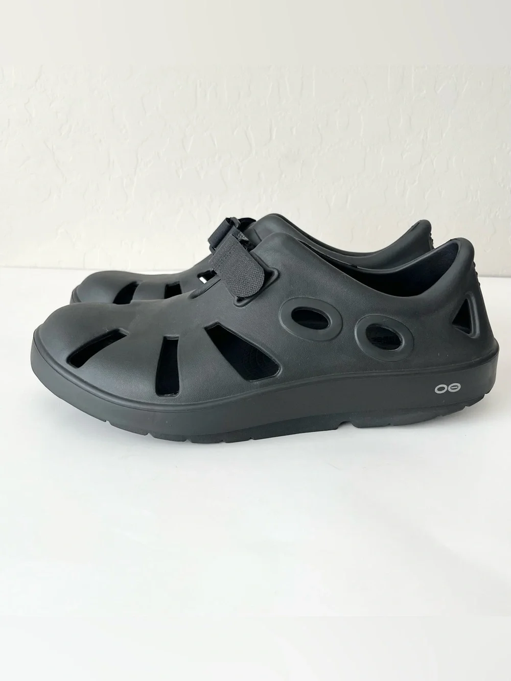 Oofos OOcandoo black waterproof sandals black mens 13